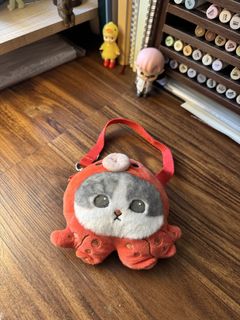 (Category: ) located in . Submitted by lovednwardrobe (Listing ID 1446640122, Image 1). Description: .