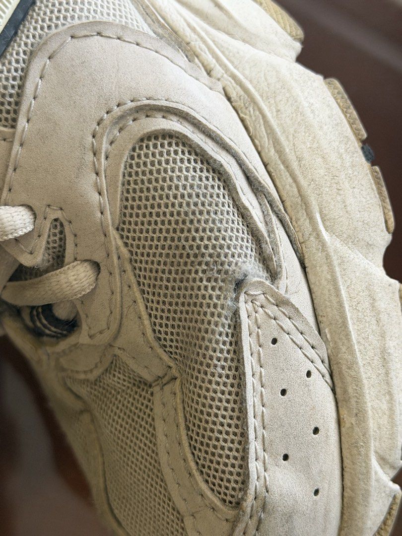 NB 530 RUSH (Category: Casual Shoes) located in Manila. Submitted by avldm (Listing ID 1446580853, Image 3). Description: Rush Sale: New Balance 530 Ivory • 100% original • Please see photos for the issue/condition. RFS: Decluttering .