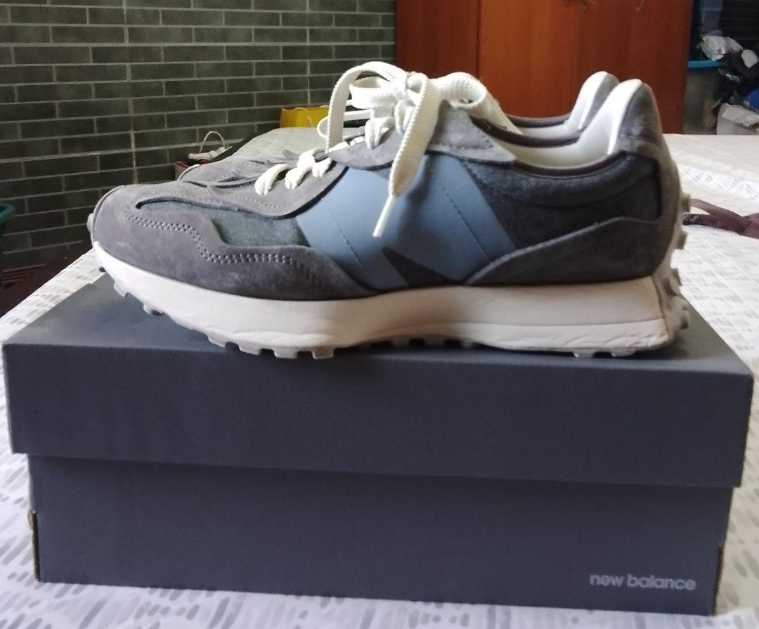 New Balance 327 (Category: Sneakers) located in Antipolo. Submitted by d.tuazon (Listing ID 1446577727, Image 2). Description: New Balance 327 sneakers, specifically resembling the "PC Grey" colorway with suede and textile materials.I bought this in Foot Locker in Gateway for 6,995.I'm selling this for 2900.I used this thrice just walking in the mall.Size 10US.Rizal area.Shipping sagot ng buyer..