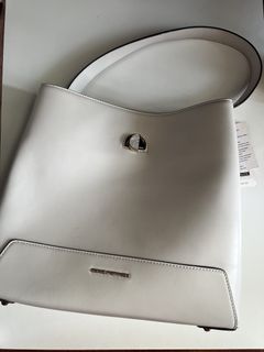 (Kategori: ) berada di . Dikirim oleh nanana74 (ID iklan 1446643237, Gambar 1). Deskripsi: .