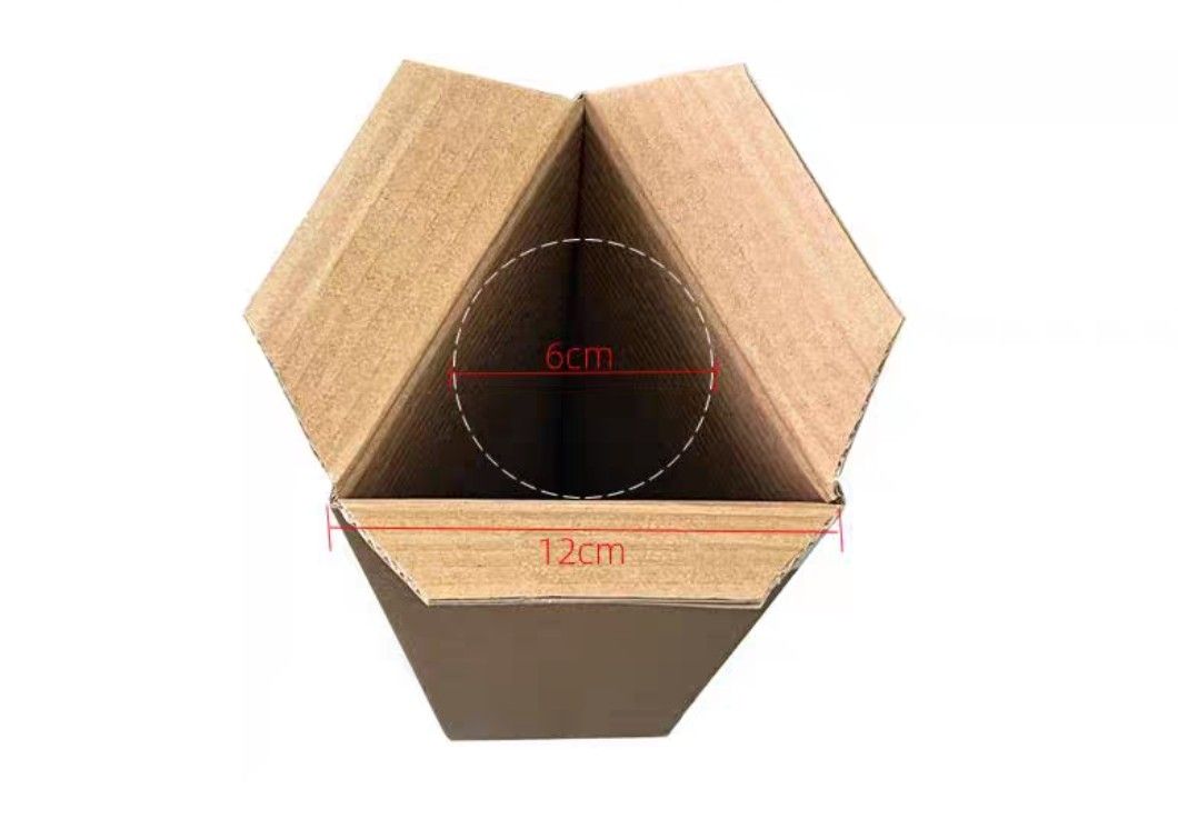 New triangular packaging (Category: Storage Boxes & Baskets) located in Singapore. Submitted by am_i_kawaii_neh (Listing ID 1446639500, Image 1). Description: 27pcs in a pack, flat. no adhesive or tape.