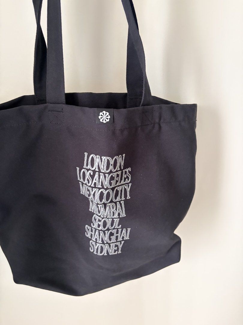 Nike After Dark Tour Tote Bag (Category: Tote Bags) located in Pasig City. Submitted by ukaiy (Listing ID 1446567011, Image 2). Description: - Nike tote bag from the After Dark Tour - Perfect for carrying your essentials - Care instructions: Clean with a damp cloth. Do not bleach or dry clean..