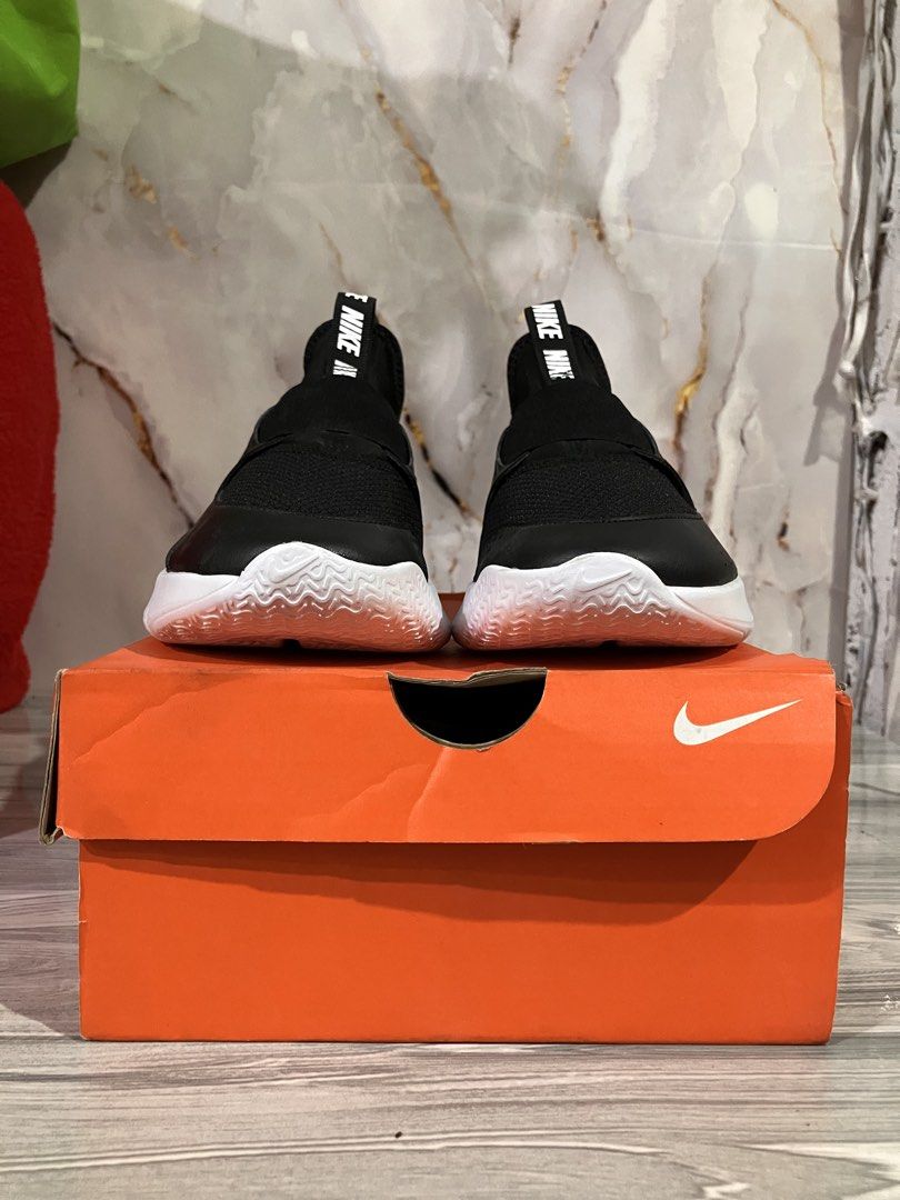 NIKE FLEX RUNNER 5 SHOES SIZE 21 CM MEN (Category: Sneakers) located in General Mariano Alvarez. Submitted by adonid (Listing ID 1446591304, Image 3). Description: NIKE FLEX RUNNER 5 SHOES ORIGINAL NIKE FLEX RUNNER 5 SHOES BRAND NEW CONDITION SIZE 21 CM MEN.