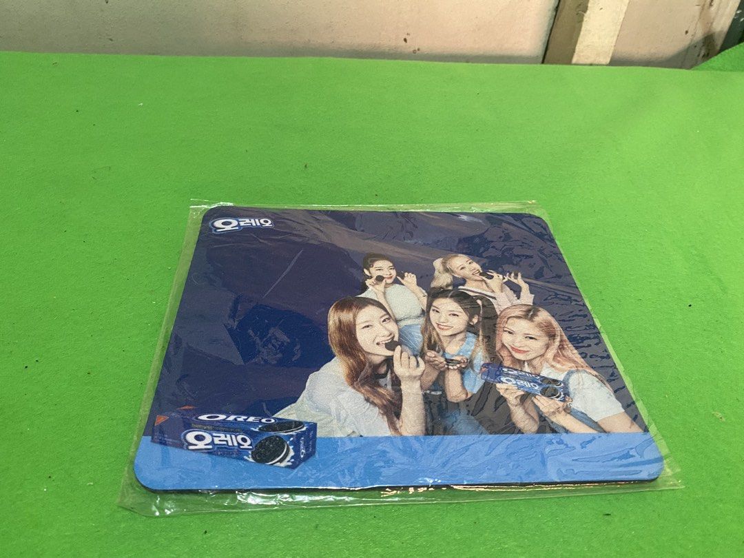 Oreo x Itzy Mousepad (Category: Mouse & Mousepads) located in Manila. Submitted by resi.diaz (Listing ID 1446600996, Image 1). Description: - Limited Edition Oreo x K-pop Girl Group Collaboration Mousepad! - Front: Vibrant blue design featuring the girl group and iconic Oreo packaging. - Back: Textured black for superior grip and stability. - Ideal for fans of the K-pop group or Oreo enthusiasts. - Protects your desk surface from scratches. - Enh