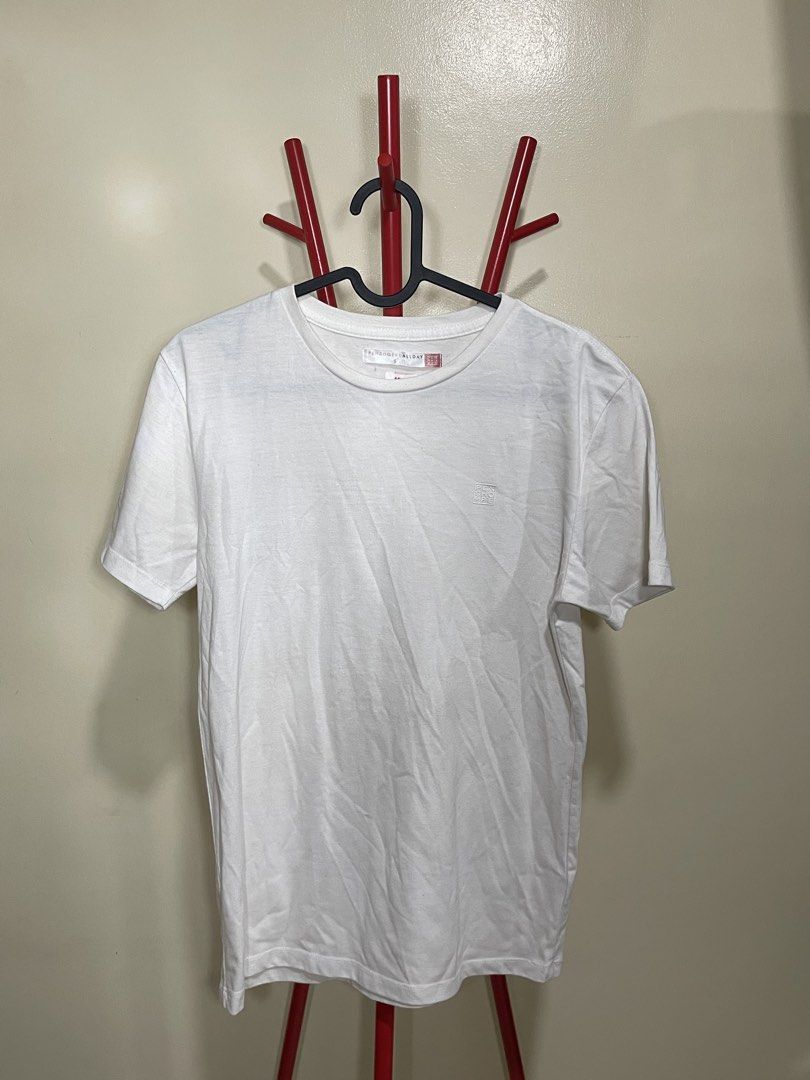 Penshoppe All Day Shirt Bundle (Category: Shirts) located in Manila. Submitted by talas.pieces (Listing ID 1436891025, Image 2). Description: ⭐️PM for dimensions ⭐️ Buy as bundle (PM if interested for individual) - SIZE: WHITE SMALL - SIZE: GRAY XS - Penshoppe All Day Round Neck White Semi Fit shirt SMALL - Penshoppe All Day V Neck Gray Shirt XS - Basic Tee, Basic Shirt.