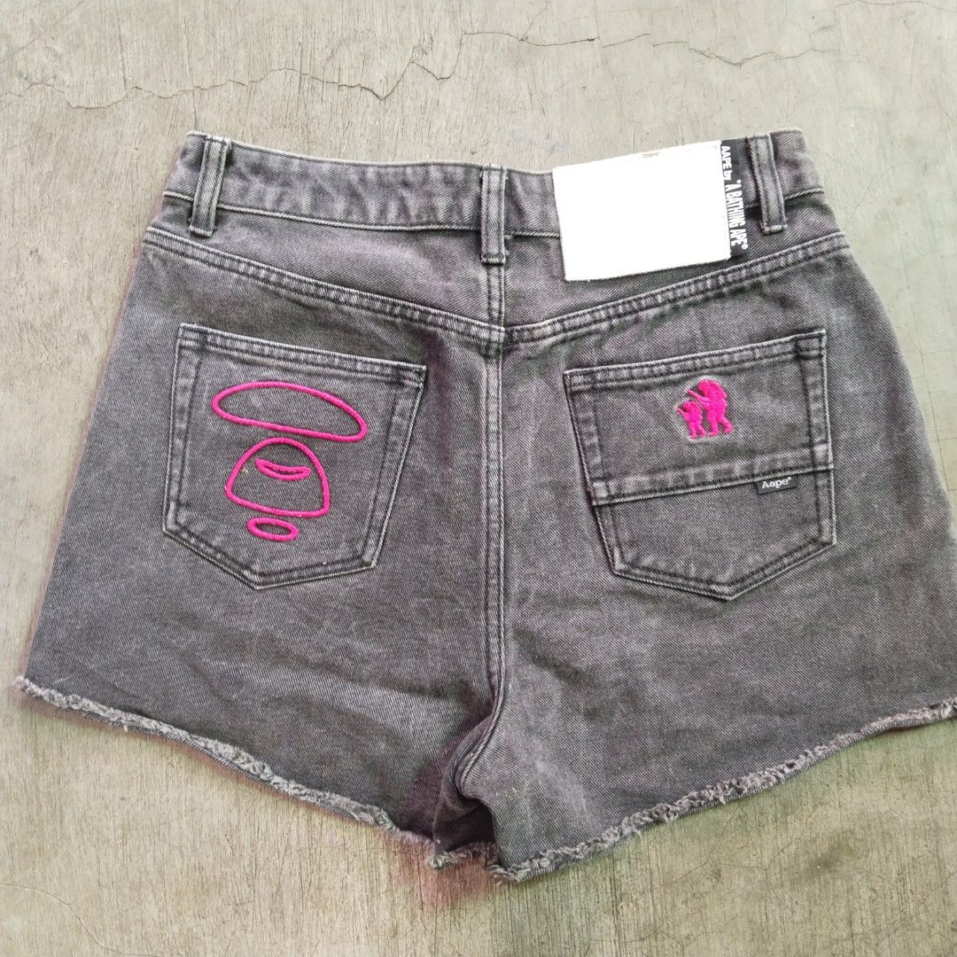 Preloved aape shorts women (Category: Shorts) located in Rizal. Submitted by ilgsp (Listing ID 1446544215, Image 2). Description: preloved aape shorts washed black color size small ontag medida W28 L12 high waisted.