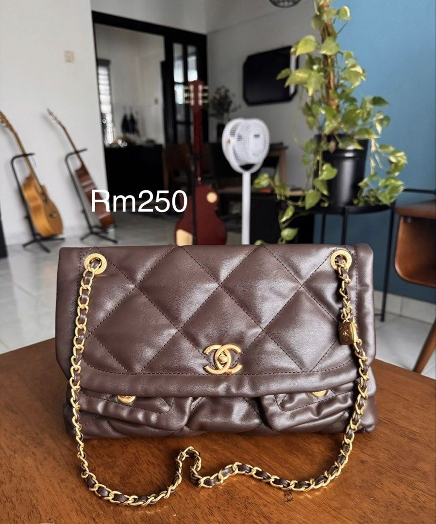 Preloved bundle (Category: Bags & Wallets) located in Petaling Jaya. Submitted by dilaomar16790 (Listing ID 1446552941, Image 2). Description: .