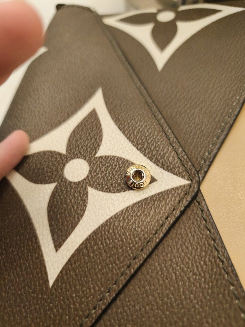 Pre-loved Louis Vuitton Kirigami Pochette (Category: Luxury Bags & Wallets) located in Paranaque City. Submitted by Sofia.0228 (Listing ID 1446618690, Image 2). Description: Pre-loved Louis Vuitton Kirigami Coded Delivery within Metro Manila Courier: Lalamove or Joyride payment can be made thru gcash.