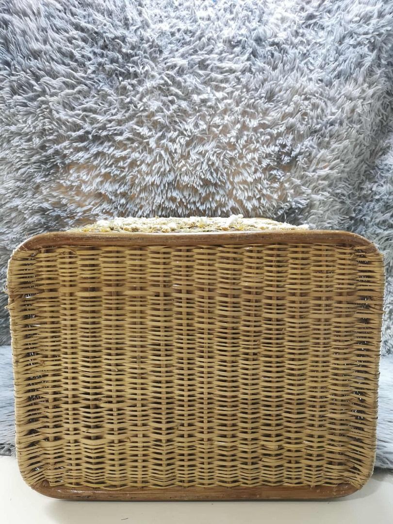 Rectangular Wicker Laundry Basket (Category: Laundry Baskets) located in Santa Cruz. Submitted by jmy_surplus.2 (Listing ID 1446545000, Image 2). Description: Size ; L - 22.2 W - 19 H - 13 Color ; Brown Type ; Laundry Basket Brand ; No brand Material ; Rattan Style ; Rattan Laundry Basket JMA JMY 3 Batch #211.