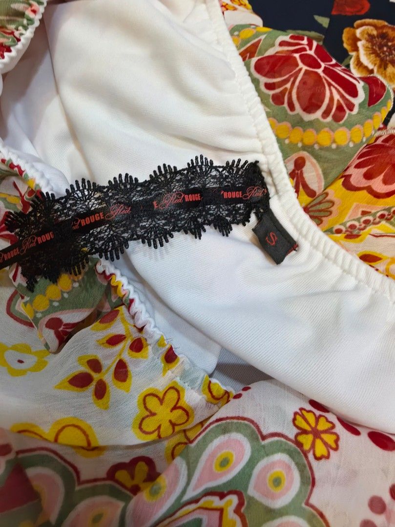 Red Rouge Floral Dress (Category: Dresses) located in Taguig. Submitted by lpsc22 (Listing ID 1446637124, Image 2). Description: .