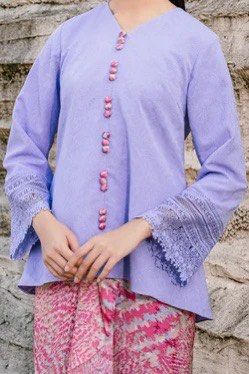 RICO RINALDI Safiya modern kurung set (Category: Baju Kurung & sets) located in Kerteh. Submitted by goddesmaii (Listing ID 1446687228, Image 2). Description: -Safiya Kurung set in lilac - Brand new with tag - Including selendang .