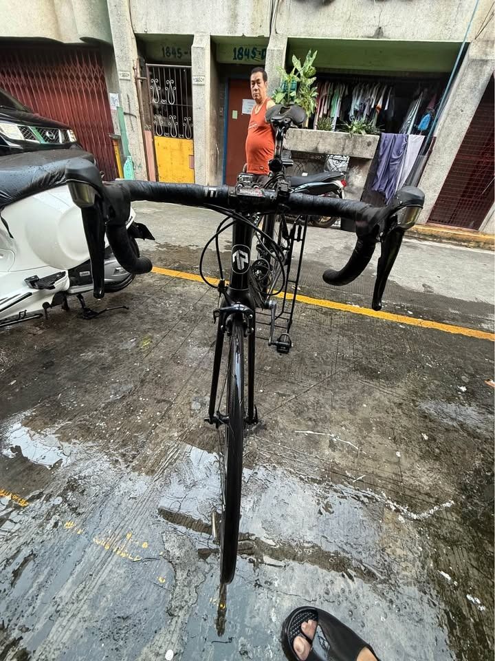 ROADBIKE GROUPSET 105 (Category: Bicycles) located in Caloocan City. Submitted by sonjayrey40950 (Listing ID 1446688001, Image 2). Description: Trinx Frame groupset 105 5700 RS11 with continental ultrasport tires specs lalo yung iba pyesa is allgoods pwede niyo makita personal🫡 ASKING 25k .