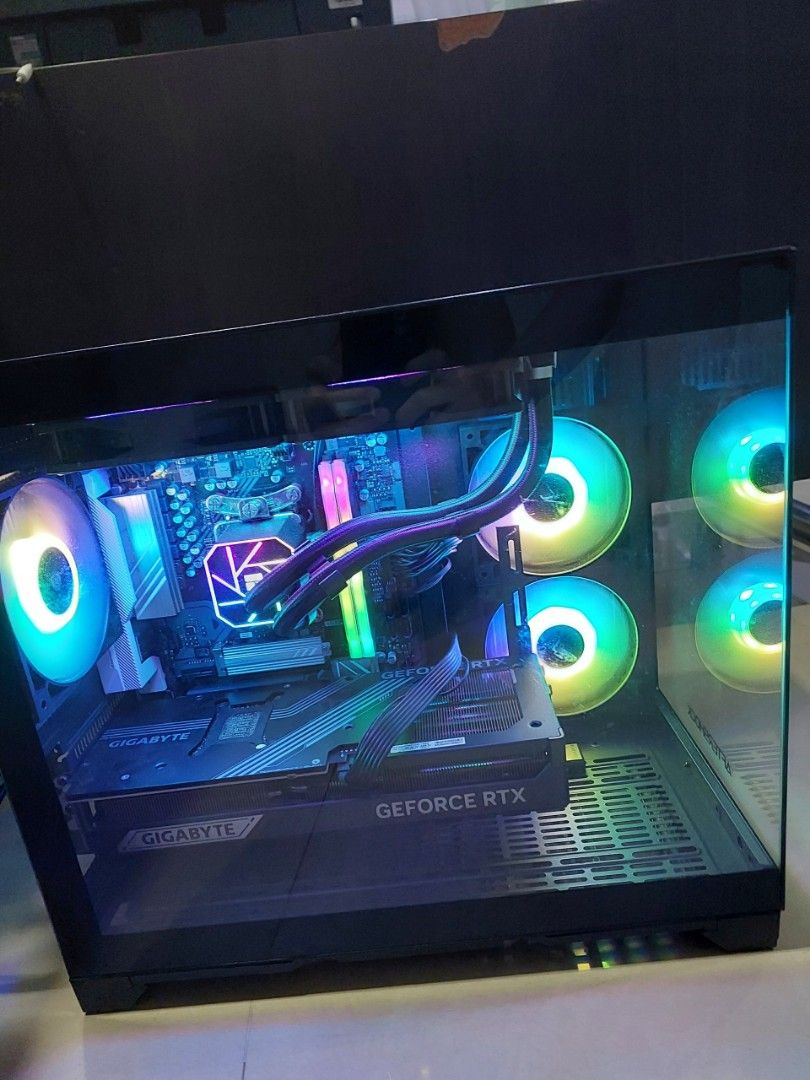Gaming PC - RTX 5070ti Ryzen 7 9700X