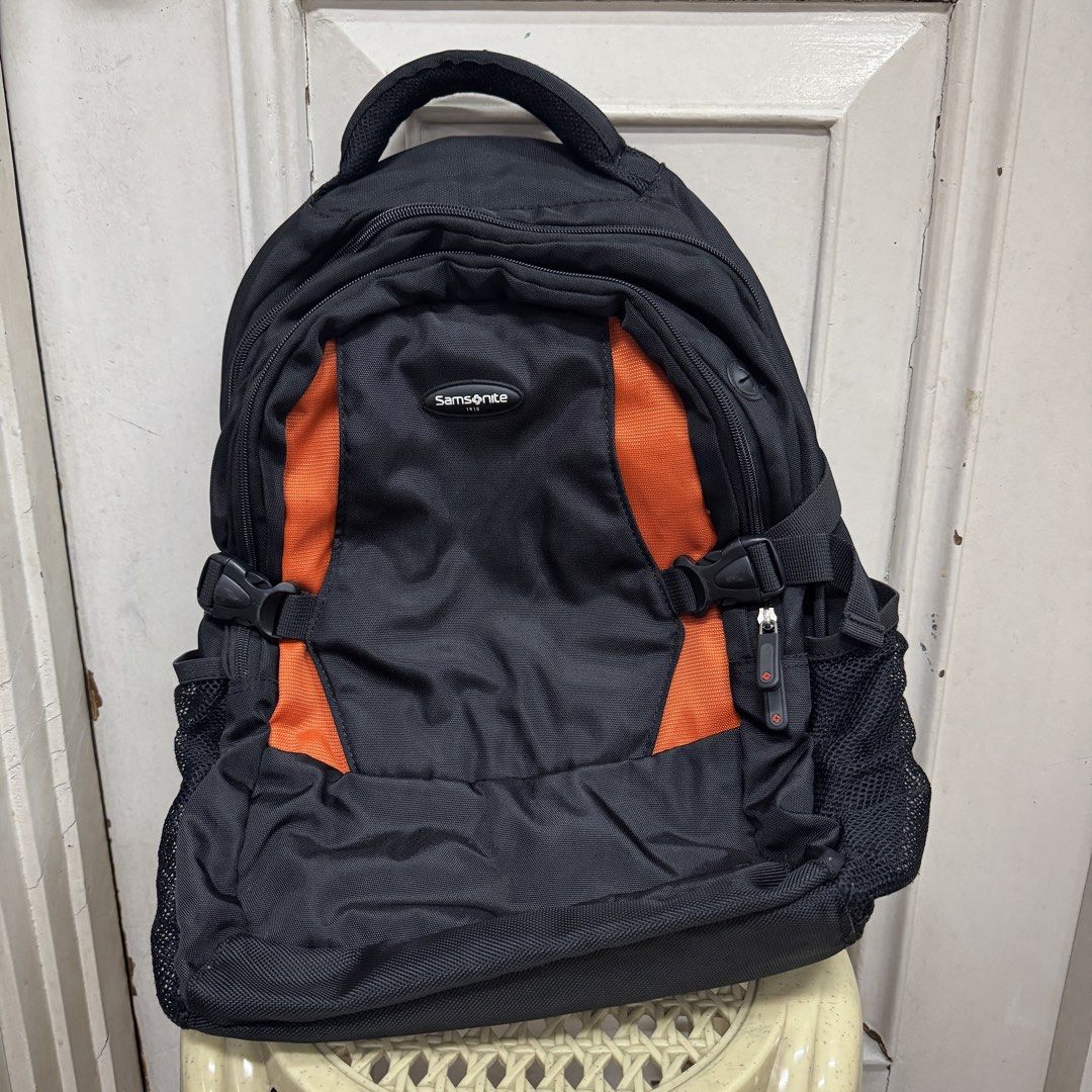 Samsonite Black Backpack 19 inches tall - Computer Backpack Work Bag School Bag (Category: Backpacks) located in Quezon City. Submitted by hokhokkk (Listing ID 1446607211, Image 1). Description: • Many compartments • Approximately 19 inches tall • Can be used as work bag, school bag, travel backpack, etc. • Swipe to see condition.