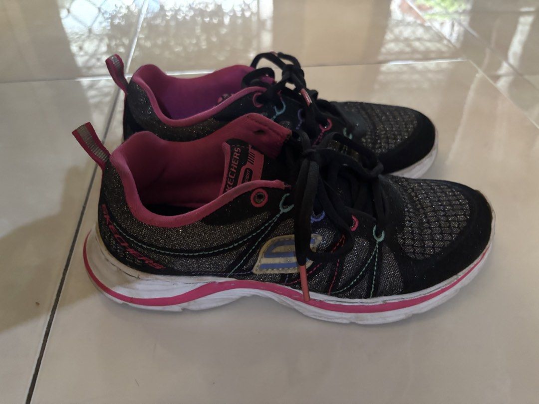 Sepatu skechers ortholite wanita (Kategori: Sepatu Wanita) berada di Jakarta Utara. Dikirim oleh blessfulshop (ID iklan 1446572291, Gambar 1). Deskripsi: Size 35 Minus pemakaian saja Tidak ada sobek, semua berfungsi baik Tanpa box.