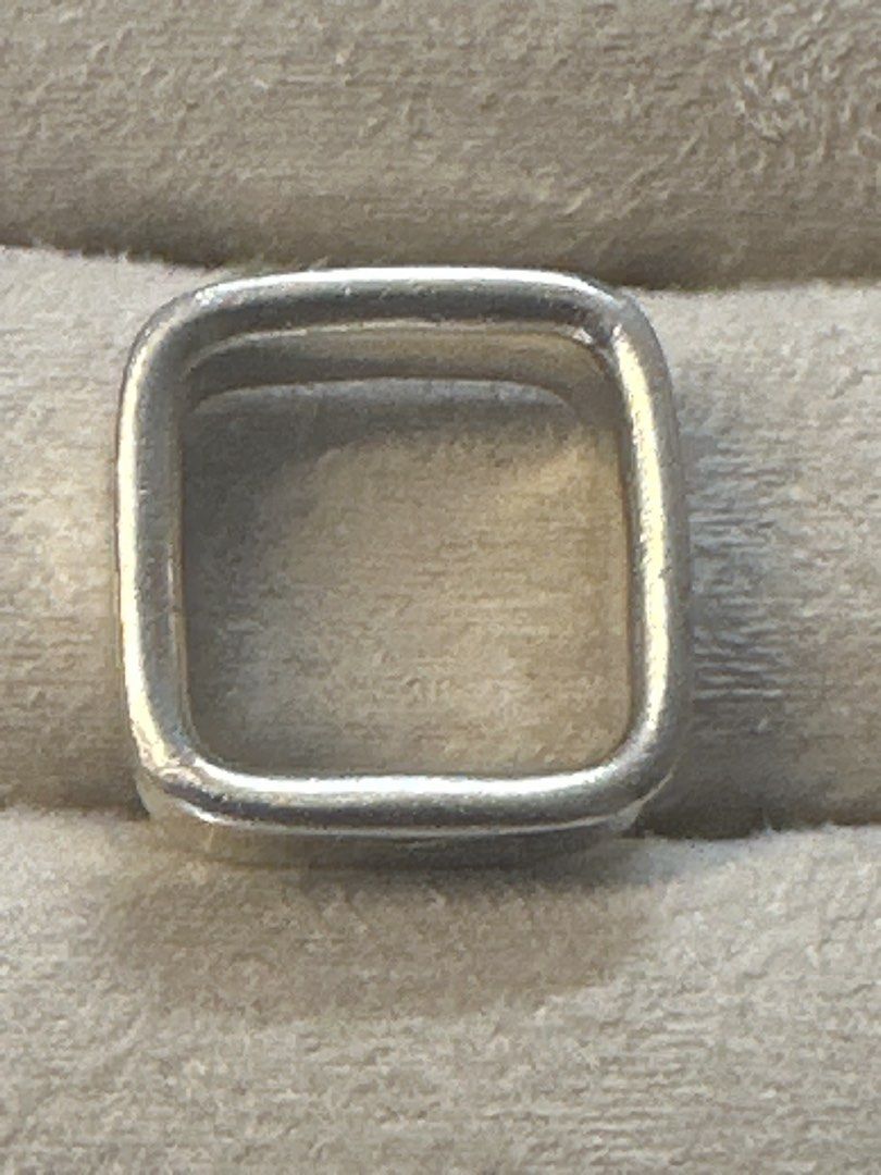 Silver （分類：戒指）位於 Hong Kong。 由 lukqaaa 提交（商品編號 1446594837，圖片 3）。簡介： Silver。