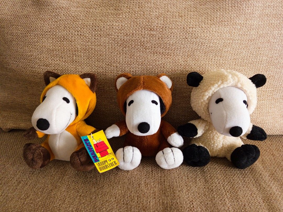 Snoopy set (Category: Toys & Games) located in Kuala Lumpur. Submitted by ai99998 (Listing ID 1446576247, Image 1). Description: 正品 复古动物款式史努比玩偶 全套 rm 70 不包邮 西马邮费 rm 8 有兴趣可以直接 WA联系 0102923678.