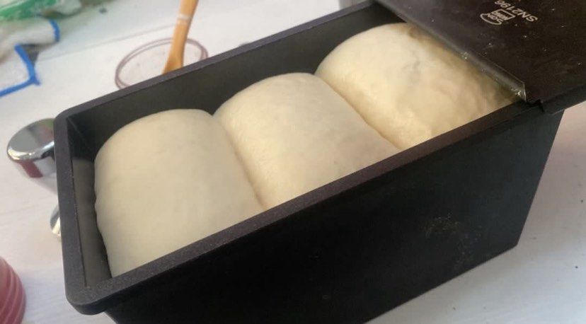 Sourdough 酸種包starter 200ml $98 附教學 （分類：本地食物）位於 Hong Kong。 由 siusiu0830 提交（商品編號 1446609943，圖片 3）。簡介： 不只要一個交易 會教你跟手喂養及做包 $98一樽六年酵母（主打歐包 法包 硬皮 脆皮包） 偏酸 麥香 另有日本30年老酵母 $118 （吐司 bagel 日式面包 港式面包）花香 面包內部組織好軟熟 可以2款各一樽 $188 風味都不同 Sourdough 酸種包starter 200ml $98 附教學 及食譜 老面種 日式生吐司 baby food 頂角方包 低醣面包。