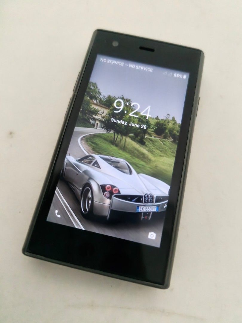 Soyes Android phone (Category: Early Generation Mobile Phones) located in Shah Alam. Submitted by legacyprime81 (Listing ID 1446581663, Image 1). Description: - Brand: Soyes - Model: S23 Pro - Type: Android Smartphone - Color: Black - Features: Runs on Android OS, offering access to various apps and functionalities. - Packaging: Comes with its original box..