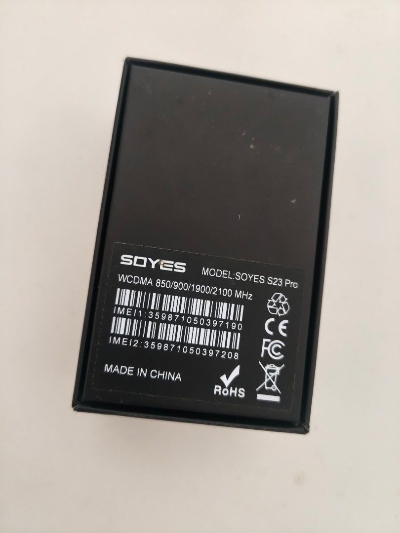 Soyes Android phone (Category: Early Generation Mobile Phones) located in Shah Alam. Submitted by legacyprime81 (Listing ID 1446581663, Image 3). Description: - Brand: Soyes - Model: S23 Pro - Type: Android Smartphone - Color: Black - Features: Runs on Android OS, offering access to various apps and functionalities. - Packaging: Comes with its original box..