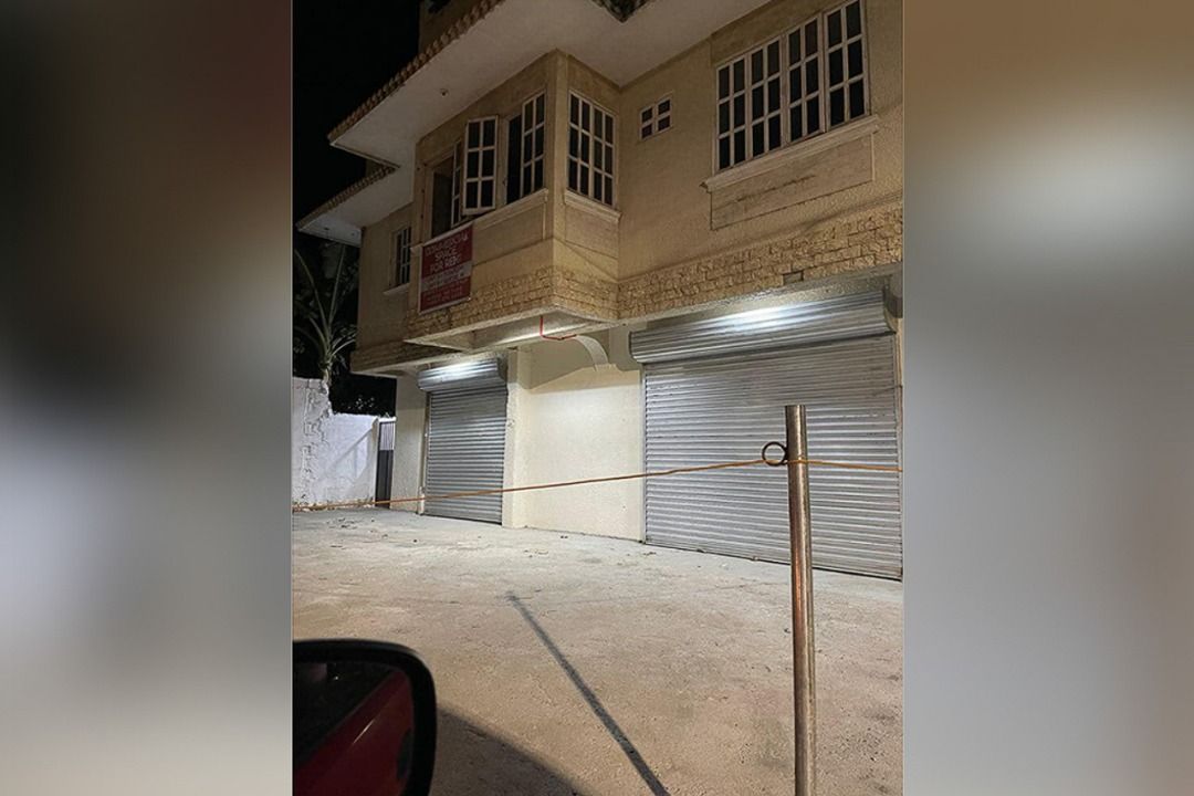 Spacious Ground Floor Commercial Space in Lapu-Lapu (Category: Commercial) located in Manila. Submitted by cebugrandrealty (Listing ID 1446557225, Image 2). Description: Property ID: RCPBLL1 Type: Office Space for Rent Location: Bankal Lapu - Lapu Floor Area: 130 SqM Furnishing: Condition Bare Shell Price/SqM: PHP550/month Features: • Spacious ground floor commercial area • Open-layout interior design • Wide roll-up shutter doors • High ceiling c
