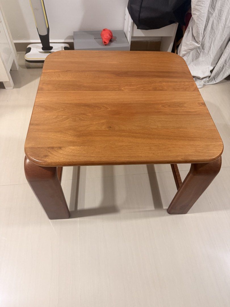 Square Table (Category: Tables & Sets) located in Singapore. Submitted by affordablesassychic (Listing ID 1446670261, Image 3). Description: 60 (L) x 60 (W) x 41 (H) cm arrange your own transportation! .