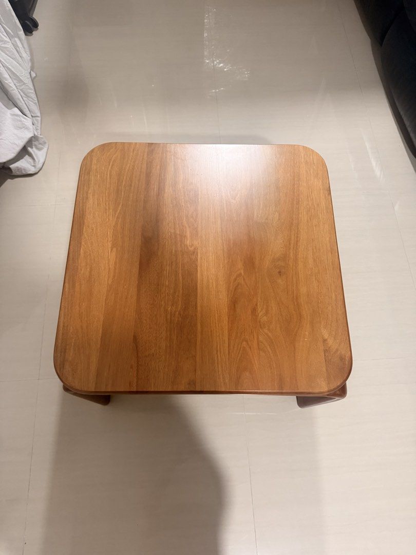 Square Table (Category: Tables & Sets) located in Singapore. Submitted by affordablesassychic (Listing ID 1446670261, Image 1). Description: 60 (L) x 60 (W) x 41 (H) cm arrange your own transportation! .