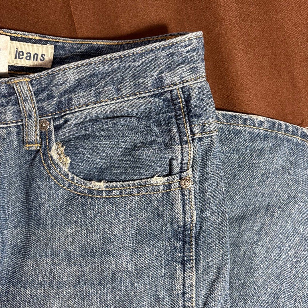 Tonlion Straight Cut Jeans Size 30 (Category: Jeans) located in San Fernando. Submitted by presarang_ (Listing ID 1446644735, Image 3). Description: Please manage your expectation as these items are preloved. - Tonlion Straight Cut Jeans - Waist: 15.5in when laid flat - Rise: 11in - Length: 42in Shipping is via J&T and is shouldered by the buyer..