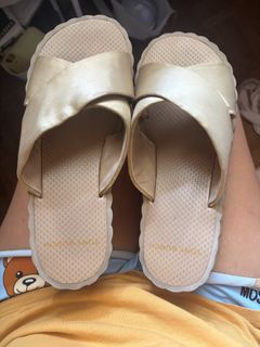 (Category: ) located in . Submitted by AuthenticBrandedItems (Listing ID 1446550200, Image 1). Description: .