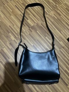 (Category: ) located in . Submitted by dezaaaa (Listing ID 1446558864, Image 1). Description: .