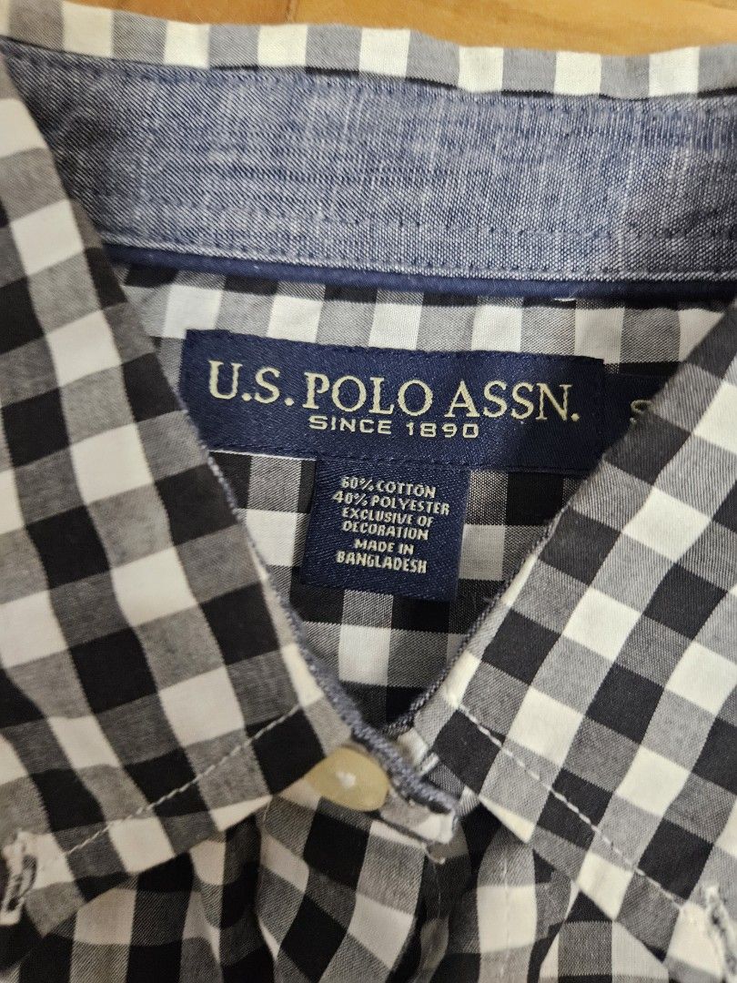 US Polo Assn. Checkered Longsleeves (Category: Formal Shirts) located in Mandaue City. Submitted by robertnpompompurin (Listing ID 1446697763, Image 3). Description: US Polo Assn. Checkered Longsleeves 21"x29" Size S on tag Condition: Excellent (untouched) Issues: None.