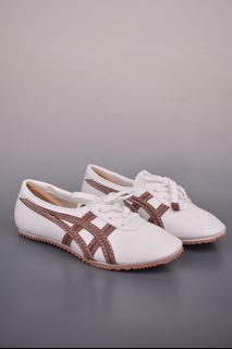 (Category: ) located in . Submitted by outletshoes (Listing ID 1446593625, Image 1). Description: .