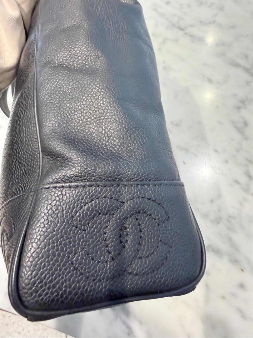 Authentic Vintage Chanel bag (negotiable) (Category: Luxury Bags & Wallets) located in Manila. Submitted by hola.koala (Listing ID 1446709713, Image 3). Description: Chanel Black Triple CC Long Chain Shoulder Bag GHW Series 4 Selling low (missing chanel logo in the zipper) Please DM to ask for more photos .