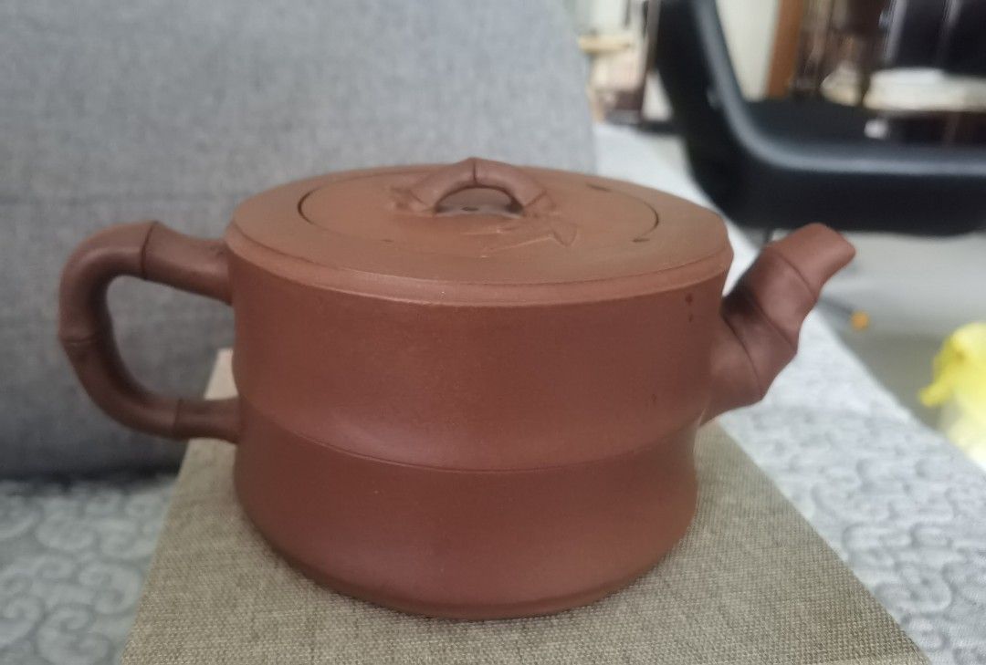 Vintage Clay Teapot with Bamboo Design495677694657832962