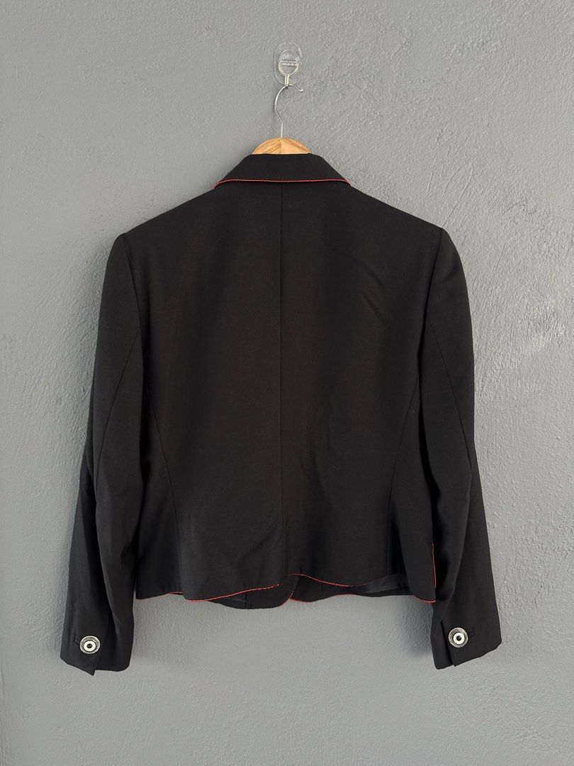 Vintage Gianni Versace Cropped Blazer (Category: Coats, Jackets and Outerwear) located in Pasig City. Submitted by worn2wice (Listing ID 1446614138, Image 2). Description: Size Medium Measurements: W 19.5 L 21.5 S 22.5 Excellent condition .