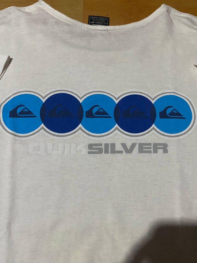 Vintage Quiksilver Shirt (Category: Tshirts & Polo Shirts ) located in Bacolod City. Submitted by baligyaginagmay (Listing ID 1446659747, Image 2). Description: 19.5 x 26 removed neck, stains, armpit hole.