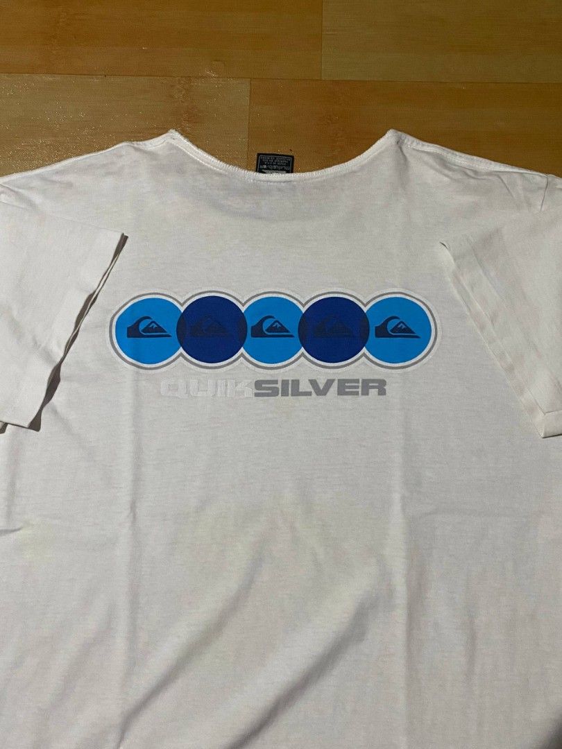 Vintage Quiksilver Shirt (Category: Tshirts & Polo Shirts ) located in Bacolod City. Submitted by baligyaginagmay (Listing ID 1446659747, Image 1). Description: 19.5 x 26 removed neck, stains, armpit hole.