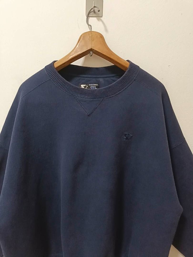 Vintage Starter Sweatshirt (Category: Activewear) located in Manila. Submitted by aristothrift (Listing ID 1446665834, Image 3). Description: Dimes: 27x28 (Boxy fit).