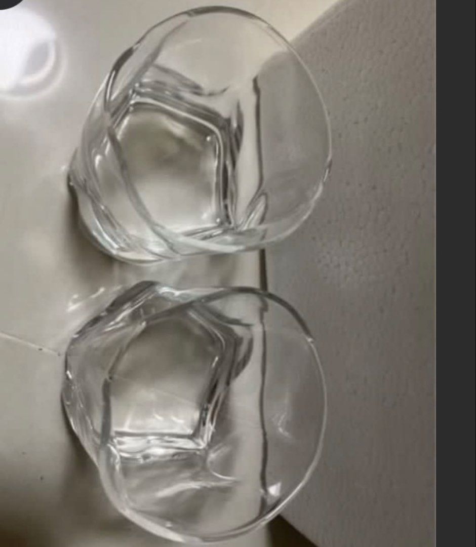 Whiskey Glasses495297775482982401