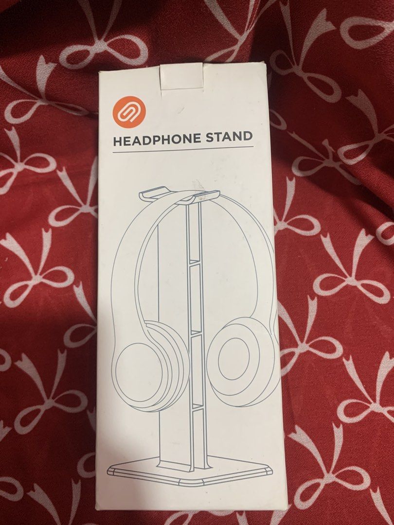 White Headphone Stand for Desk (Category: Headphones & Headsets) located in Manila. Submitted by elaitems (Listing ID 1446709234, Image 1). Description: - Good as new - Sleek white headphone stand - Securely holds your headphones - Perfect for gamers .