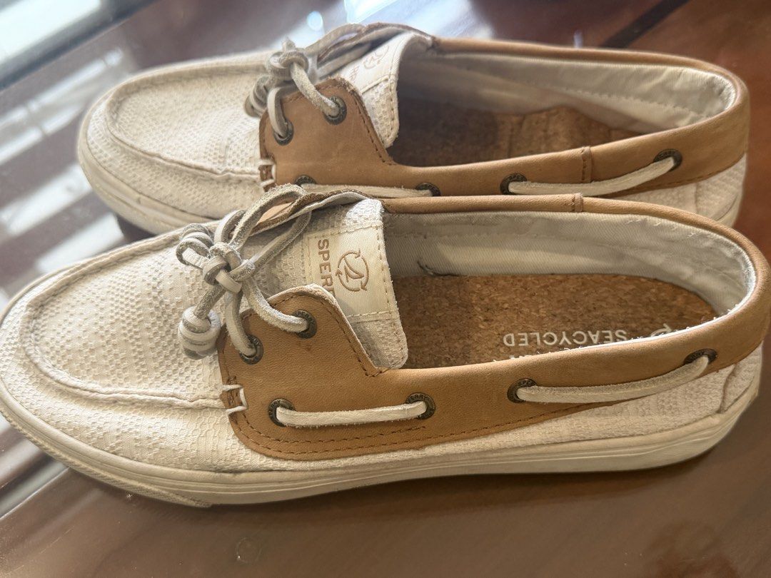 Women's SeaCycled Sperry (Category: Sneakers) located in Manila. Submitted by avldm (Listing ID 1446576050, Image 2). Description: Inspired by vacation vibes, the Bahama 2.0 gives you the best of both a boat shoe and a sneaker in one silhouette. And made with more sustainable materials, this style is part of the SeaCycled™ Collection for a causal, laidback fit you can feel good about — and look good in. RFS: Not using it anymore. I mostly wear it