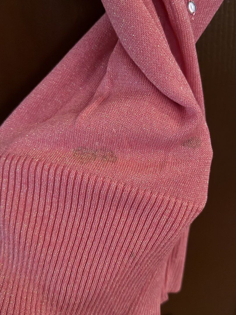 y2k pink cami top w stones (Category: Sleeveless) located in Las Pinas. Submitted by idontneedtheseanm (Listing ID 1446638841, Image 3). Description: super cute, but since it’s been stocked for years it has marks that i haven’t tried removing. manage expectations (: .
