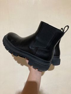 (Category: ) located in . Submitted by clothes_jo (Listing ID 1446578351, Image 1). Description: .