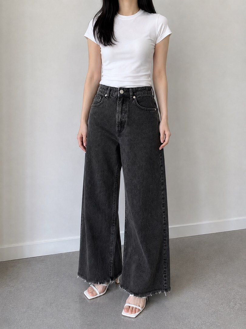 Zara Black Denim Wide Jeans (Category: Jeans) located in Makati City. Submitted by lekrizstudio (Listing ID 1441912717, Image 1). Description: - Wide cropped black denim jeans - Raw hem detail - Waist: Approx. 27-28 inches - Good condition Important Notes: *** Sold as is. No returns, no refunds, and no exchanges. Please review all photos and descriptions carefully before purchasing. * Color may vary slightly due to lighting and screen settings. *