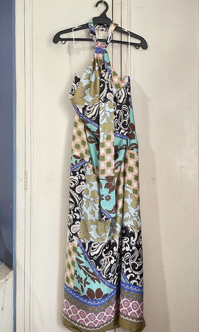 Zara Patchwork Halter Neck Midi Dress (Category: Dresses) located in Makati City. Submitted by jzzarra (Listing ID 1446592671, Image 2). Description: Seldom worn Long halter neck dress, Vibrant patchwork print (paisley, floral, geometric), Ties at the neck Size: M .