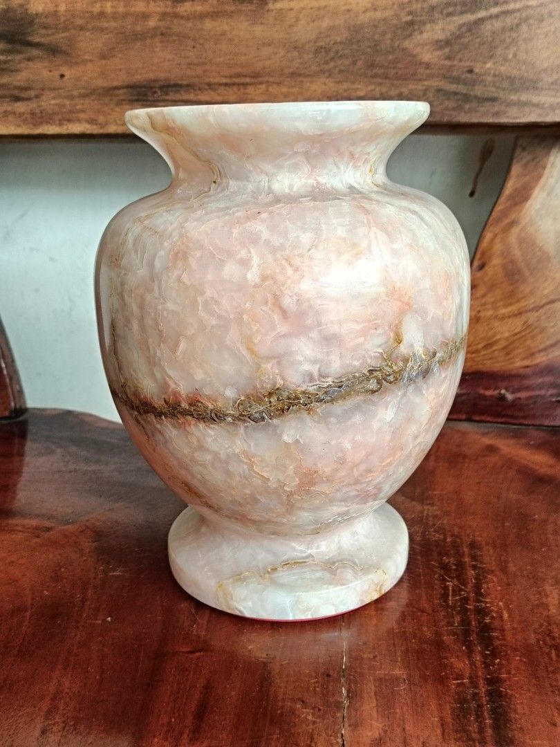 12kg Salmon Alabaster Vase, 10" (Category: Vases & Decorative Bowls) located in Imus. Submitted by ABrielleC (Listing ID 1441619612, Image 3). Description: Video Link https://youtube.com/shorts/HtnVq1Assgs?si=mQGtoVAqGuEfL0Va Alabaster Stone Height-10in Lid Dia-6in Body dia-7.5in Weight-12kg Japan Surplus Item First to pay Loc Imus Cavite.
