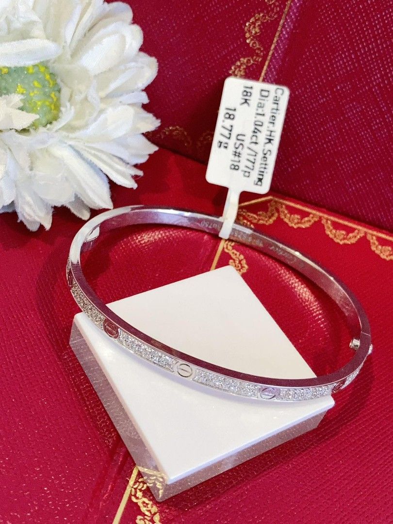 18k HongKong setting whitegold thin paved diamond love bangle (Category: Bracelets) located in Manila. Submitted by bhelgoldseller2ndaccount (Listing ID 1441603418, Image 3). Description: New!!✨New!!✨New!! 18k HongKong setting Gold 11,300/g 💯pawnable/naisasanla 💯with high appraisal rate 💯good investment 💯Direct supplier price 👉OPEN for resellers 🌺please take time to evaluate their actual sizes and grams 👉Best panggift for all occasions ✅ S