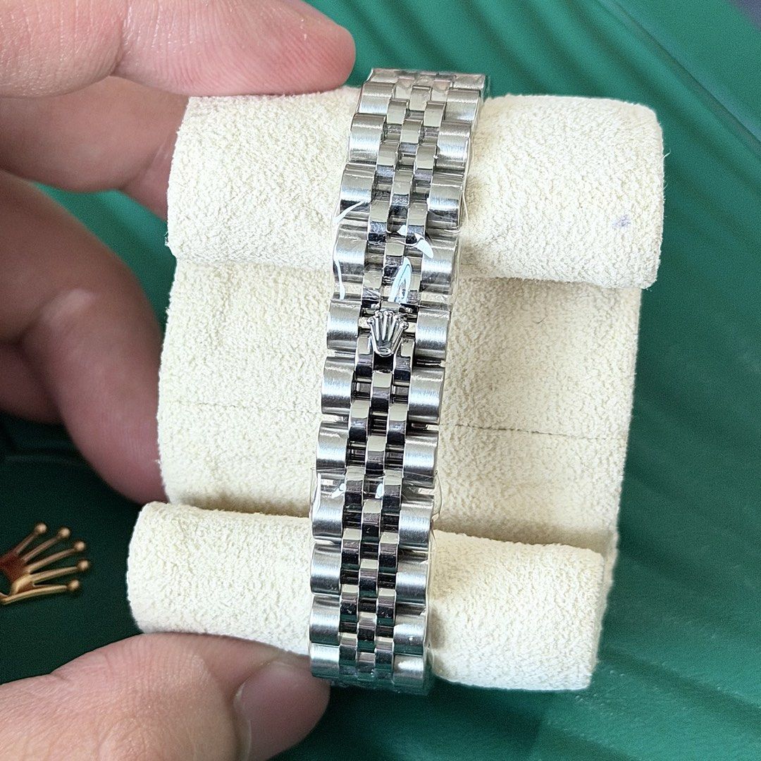 2011 Rolex Datejust 26 Black Roman Dial (Category: Luxury Watches) located in Paranaque City. Submitted by adom21 (Listing ID 1441689081, Image 3). Description: FOR SALE OR TRADE ⌚️🪹 2011 Rolex Datejust 26 Black Roman Dial Ref 179174 9.8/10 Pristine Condition Local AD 2011 26mm case size with 21 links Double Box, Manuals, Guarantee Card, Hangtags Price: P418,000 Negotiable Meetups and viewing by appointment. Open for viewing in greenhills. Faceb