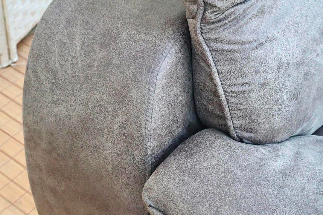 3 SEATERS SOFA WITH RECLINABLE HEAD REST, BULKY FOAM (Category: Sofas) located in Manila. Submitted by jerichocal17856 (Listing ID 1441707984, Image 3). Description: JAPAN SURPLUS FURNITURE 3 SEATERS SOFA WITH RECLINABLE HEAD REST, BULKY FOAM Size 76L x 35W x 16SH x 30-38H in inches (AS-IS ITEM) *Minimal Scratch Only IN GOOD CONDITION.