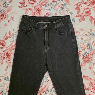 (Category: ) located in . Submitted by vanillaaa1999 (Listing ID 1441616405, Image 1). Description: .